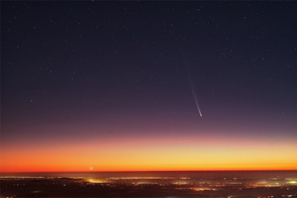 Cometa C/2023 A3 (Tsuchinshan-ATLAS) em foto de Gabriel Zaparolli. Cometa C/2023 A3 (Tsuchinshan-ATLAS)