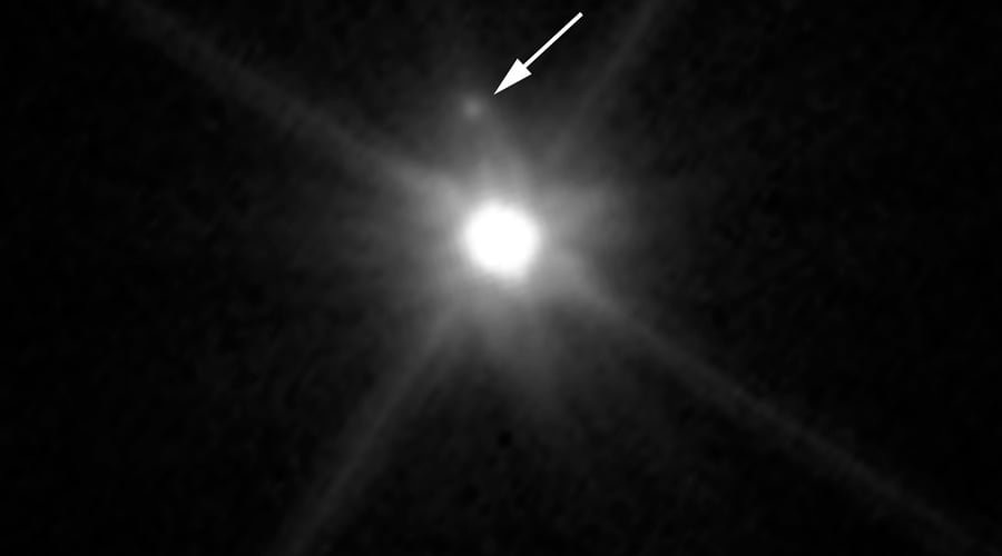 ABRIL - A LUA DE MAKEMAKE