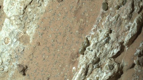 Rocha Cheyava Falls na cratera Jezero, em Marte